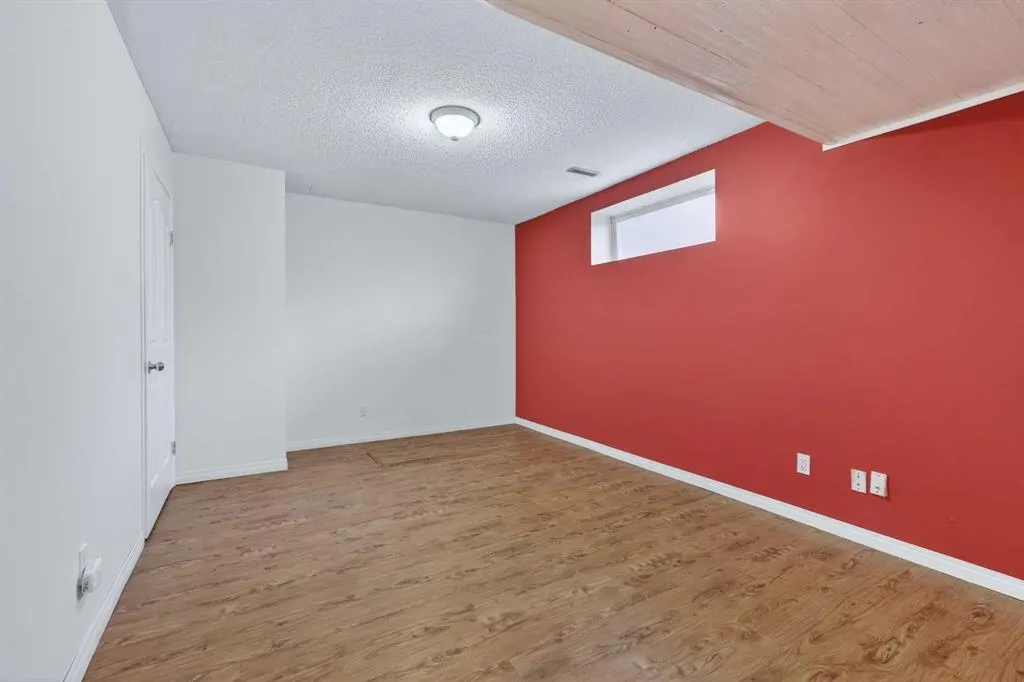 118 Invermere Drive