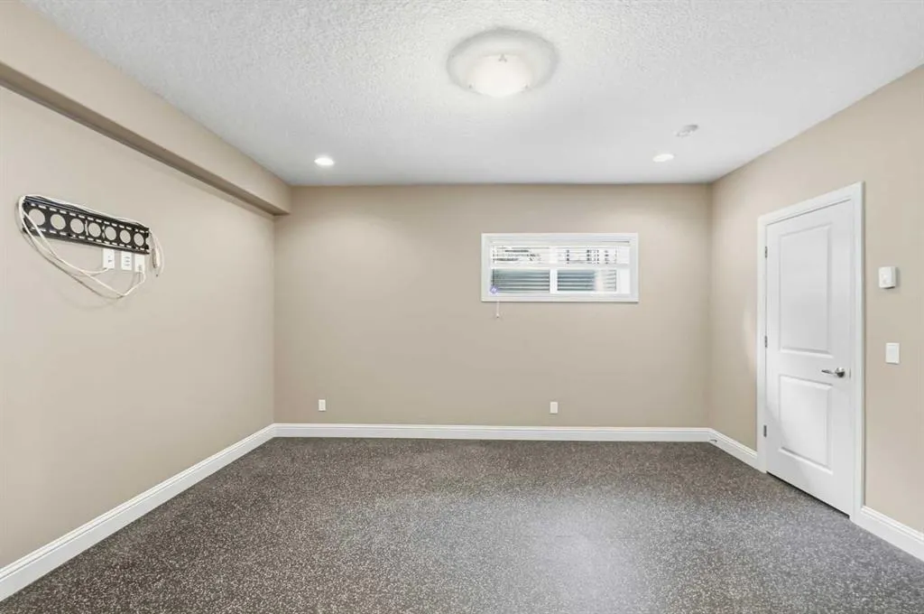 242 Cranleigh Place SE