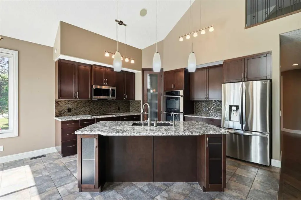 242 Cranleigh Place SE