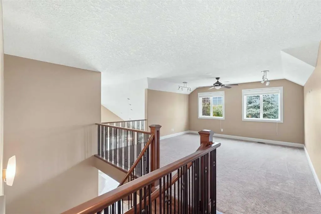 242 Cranleigh Place SE