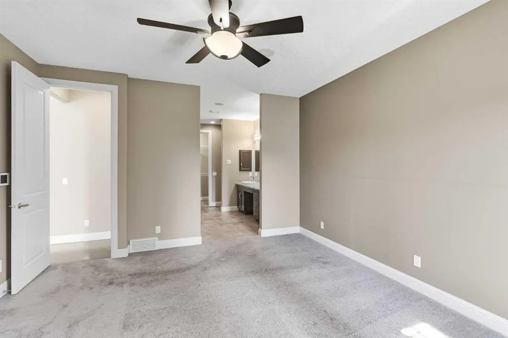 242 Cranleigh Place SE