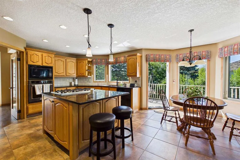 220 Varsity Estates Terrace NW