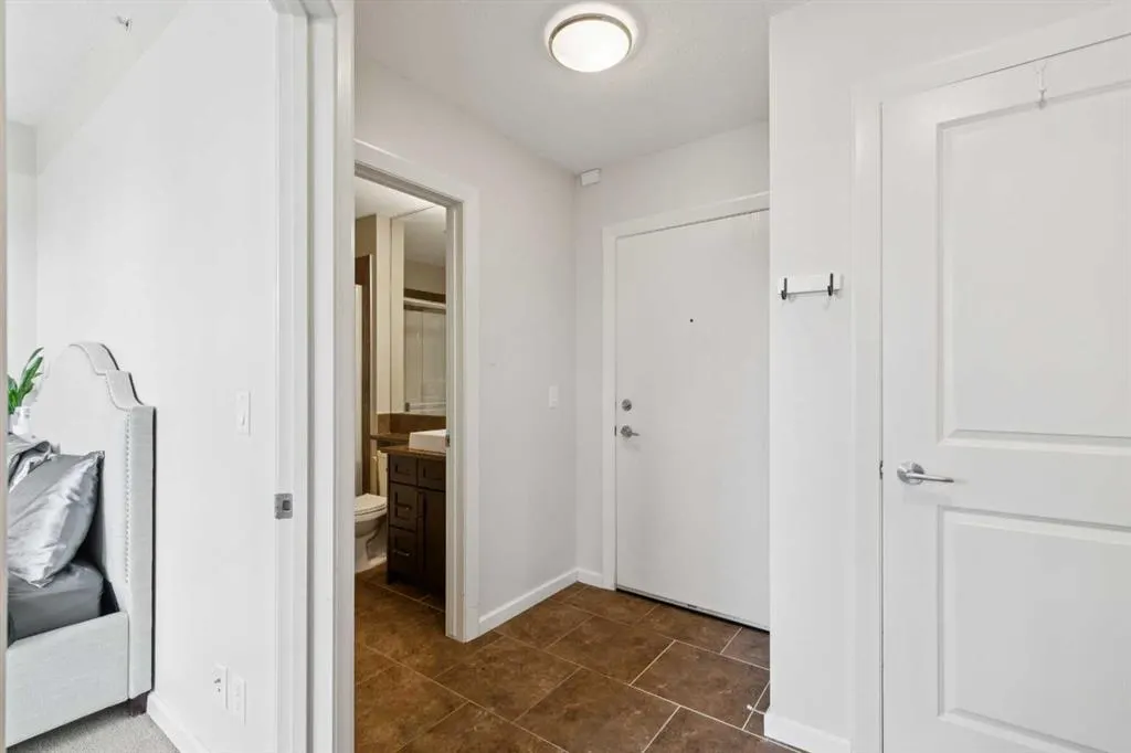 211 13 Avenue SE #302
