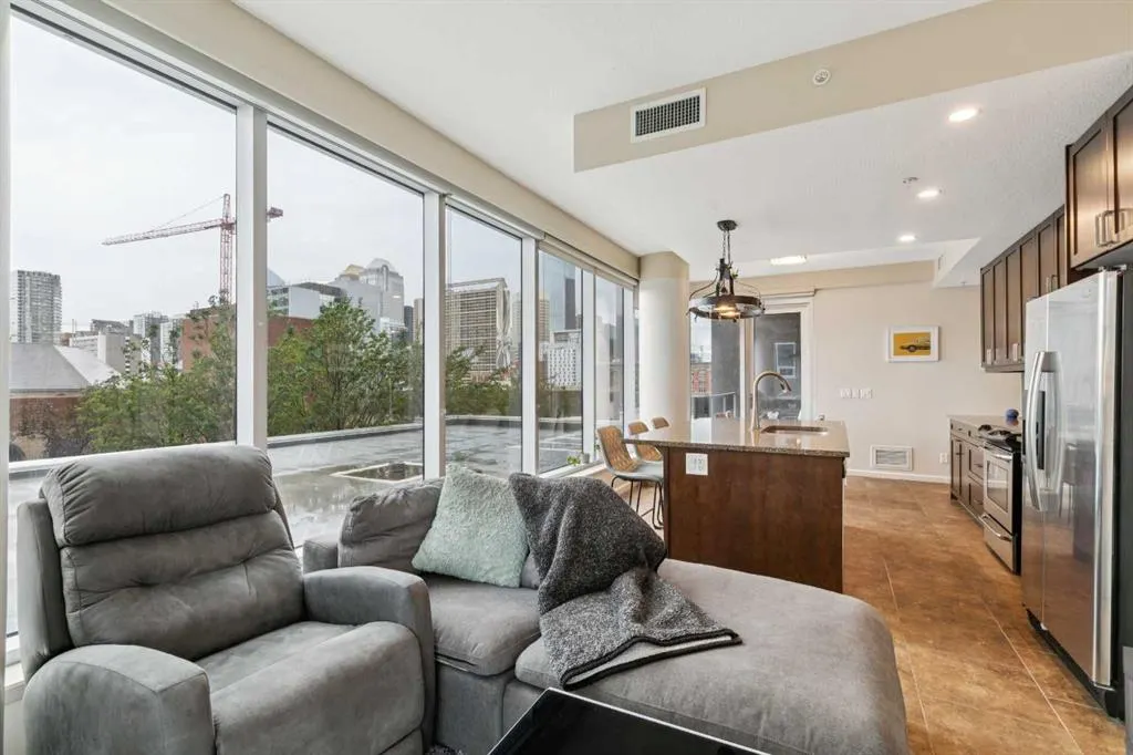 211 13 Avenue SE #302