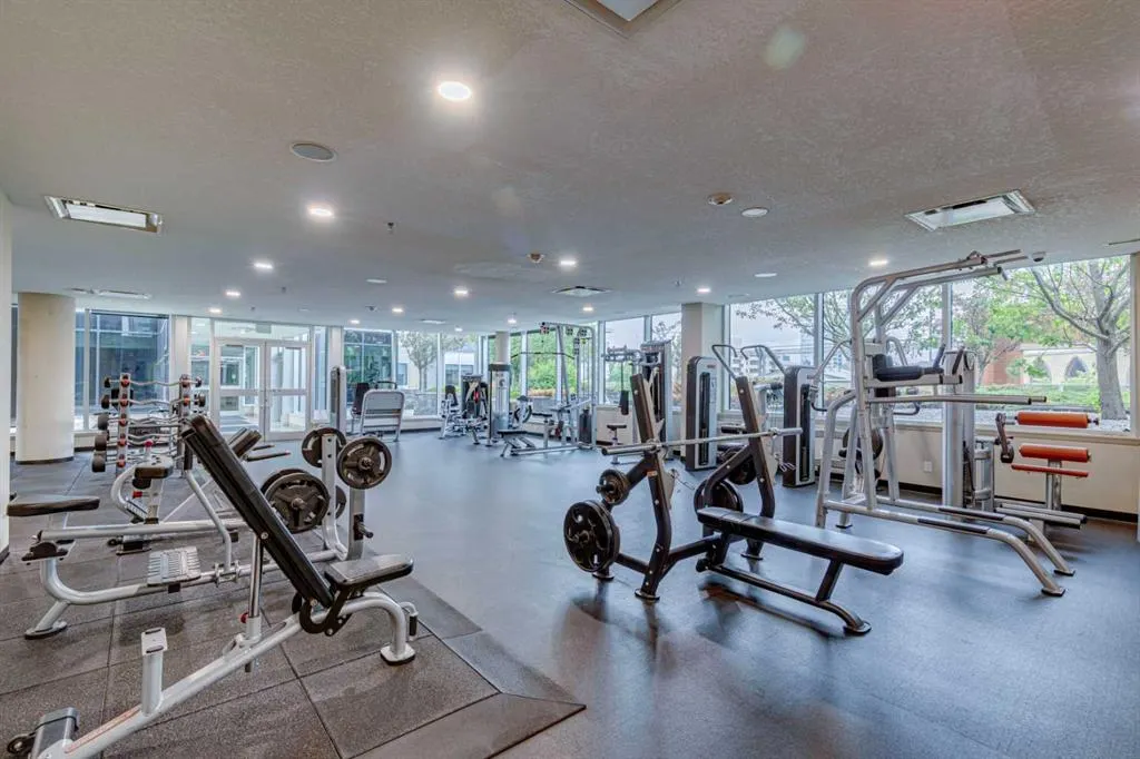 211 13 Avenue SE #302