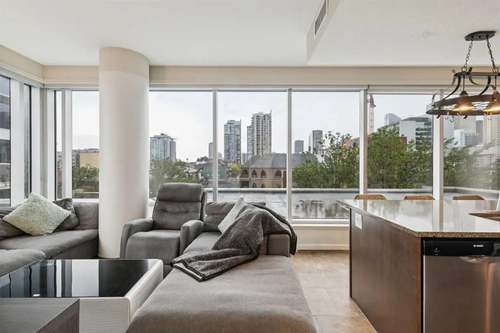 211 13 Avenue SE #302