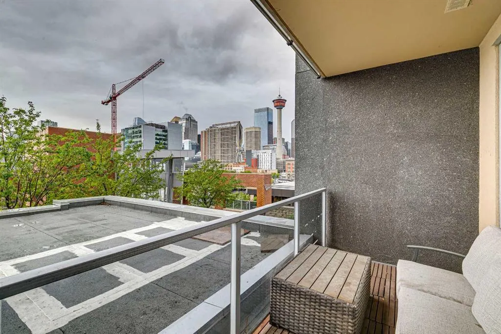 211 13 Avenue SE #302