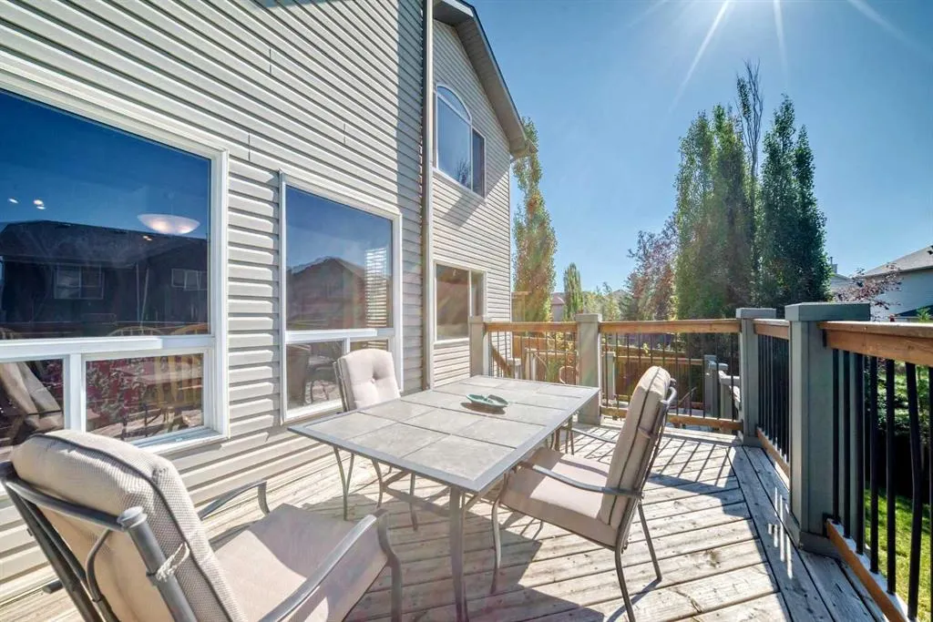 246 Crystal Green Point