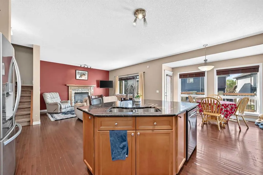 246 Crystal Green Point