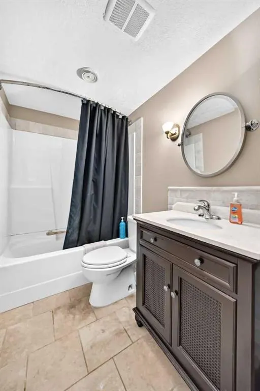 246 Crystal Green Point