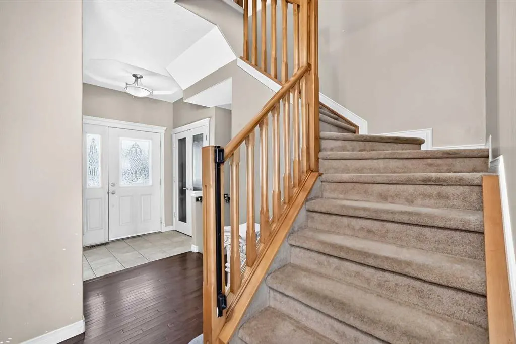 246 Crystal Green Point