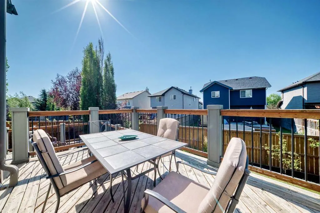 246 Crystal Green Point