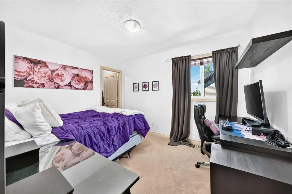 246 Crystal Green Point