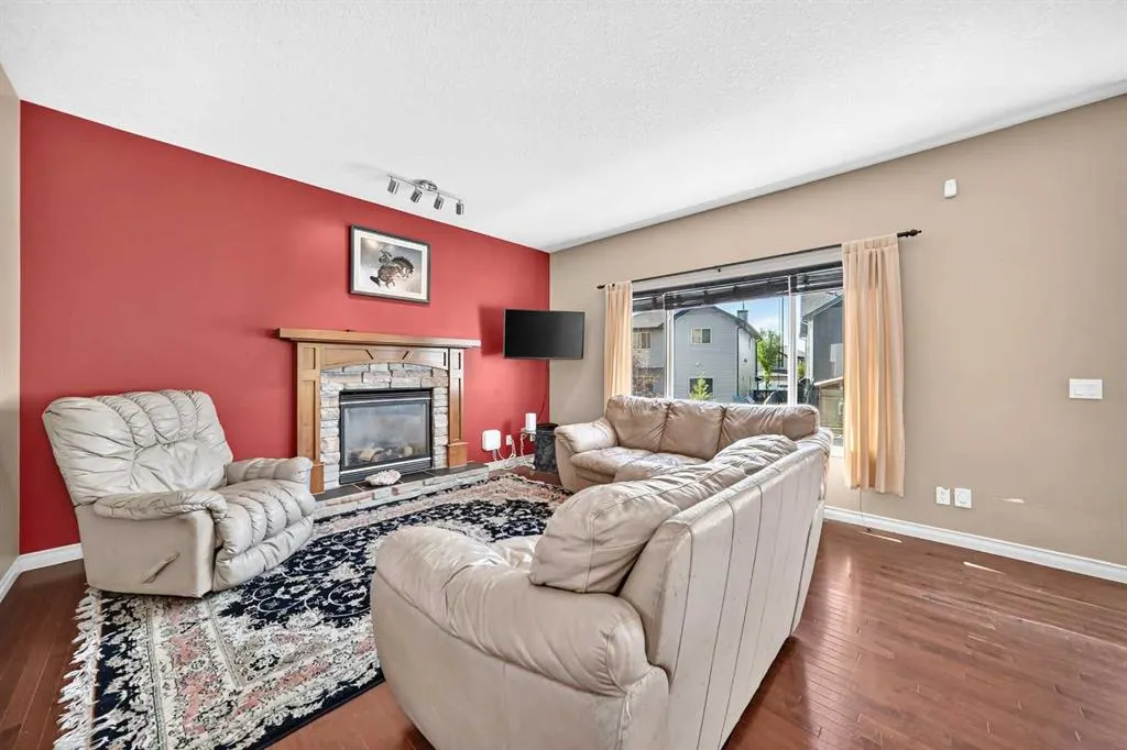 246 Crystal Green Point