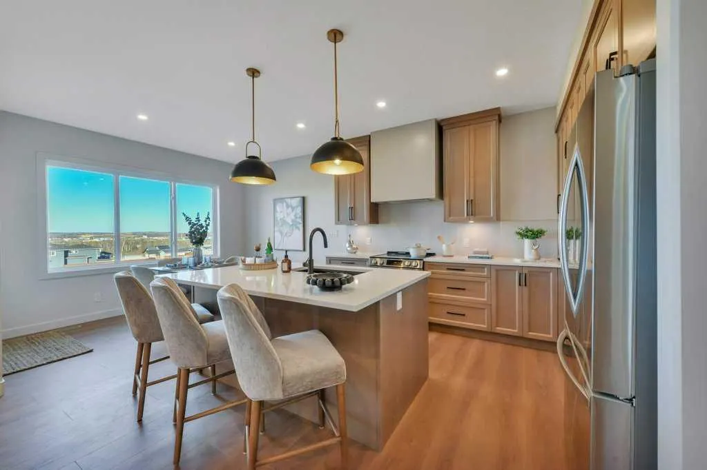 7 Vincent Gate