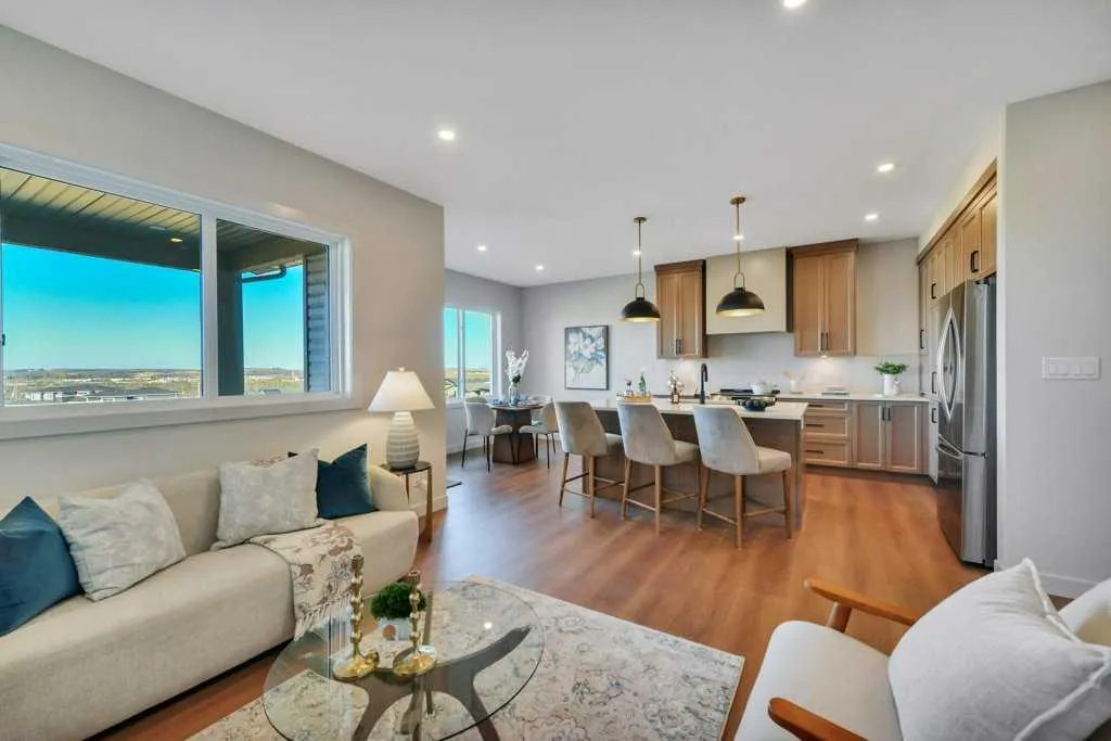 7 Vincent Gate