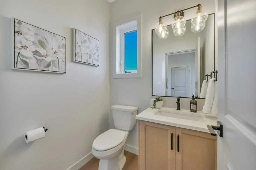 7 Vincent Gate