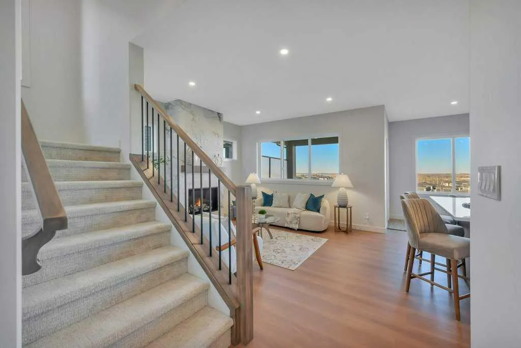 7 Vincent Gate