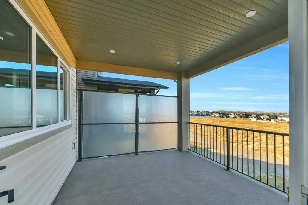 7 Vincent Gate