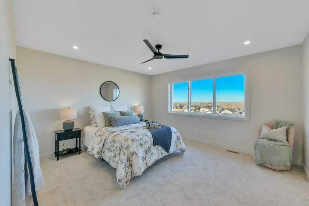 7 Vincent Gate