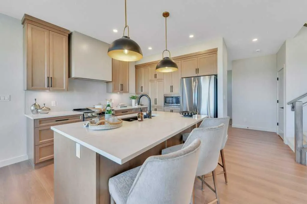 7 Vincent Gate