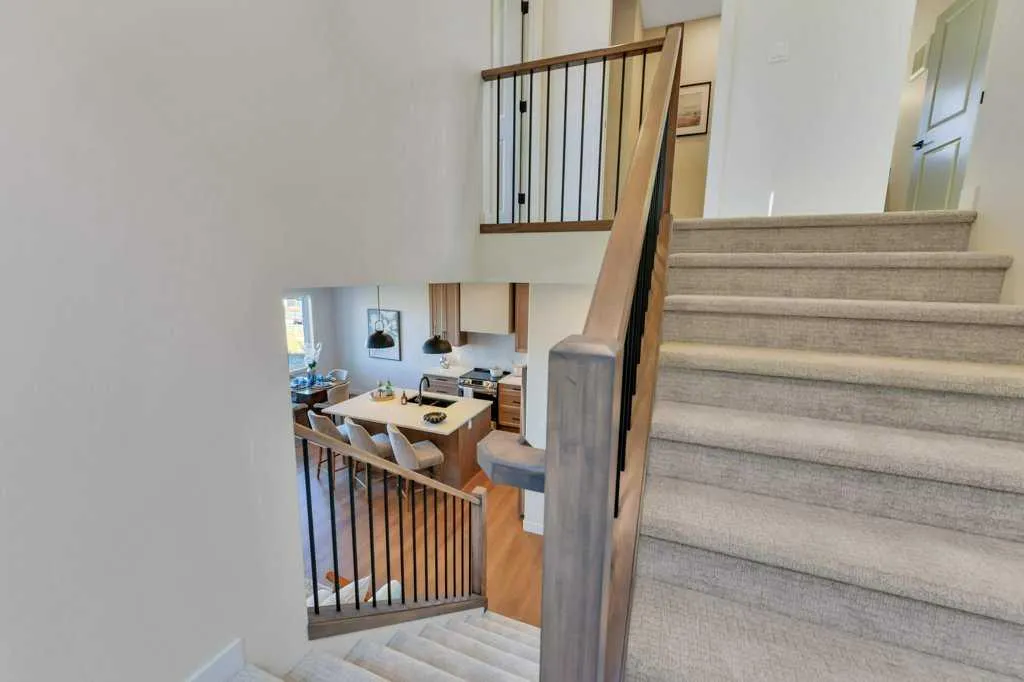 7 Vincent Gate