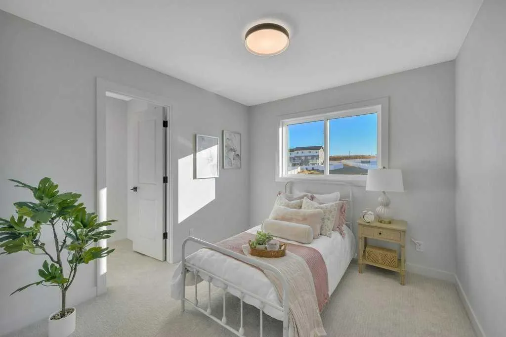 7 Vincent Gate