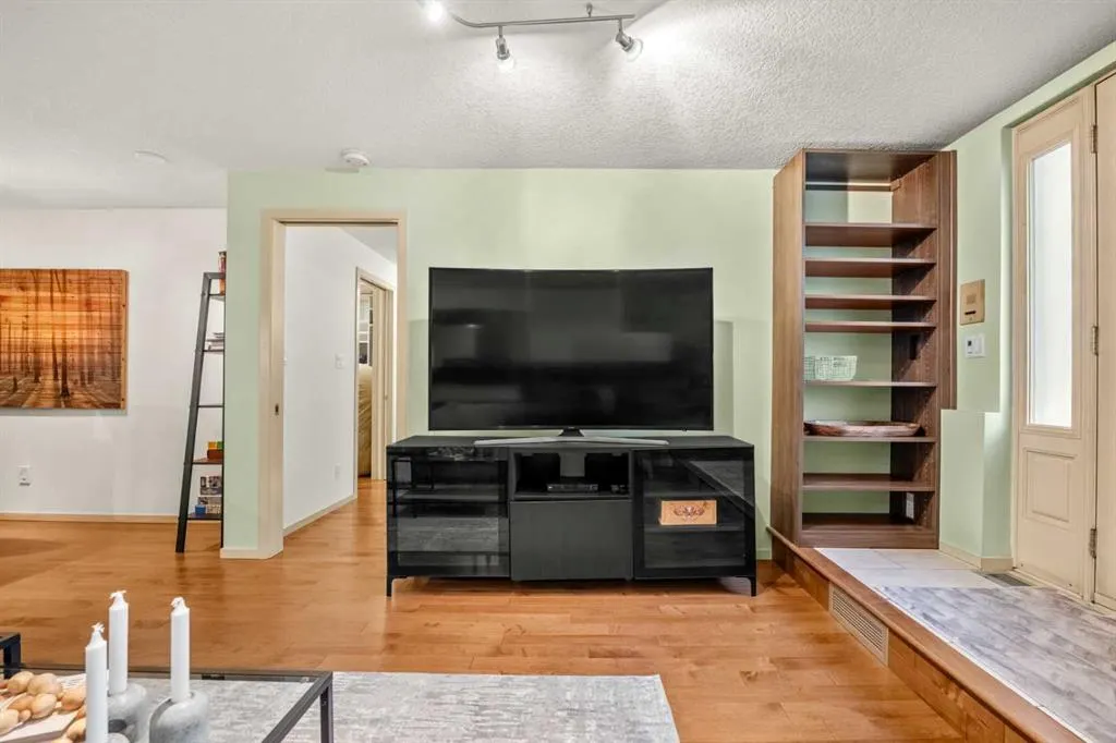 1311 15 Avenue SW #101