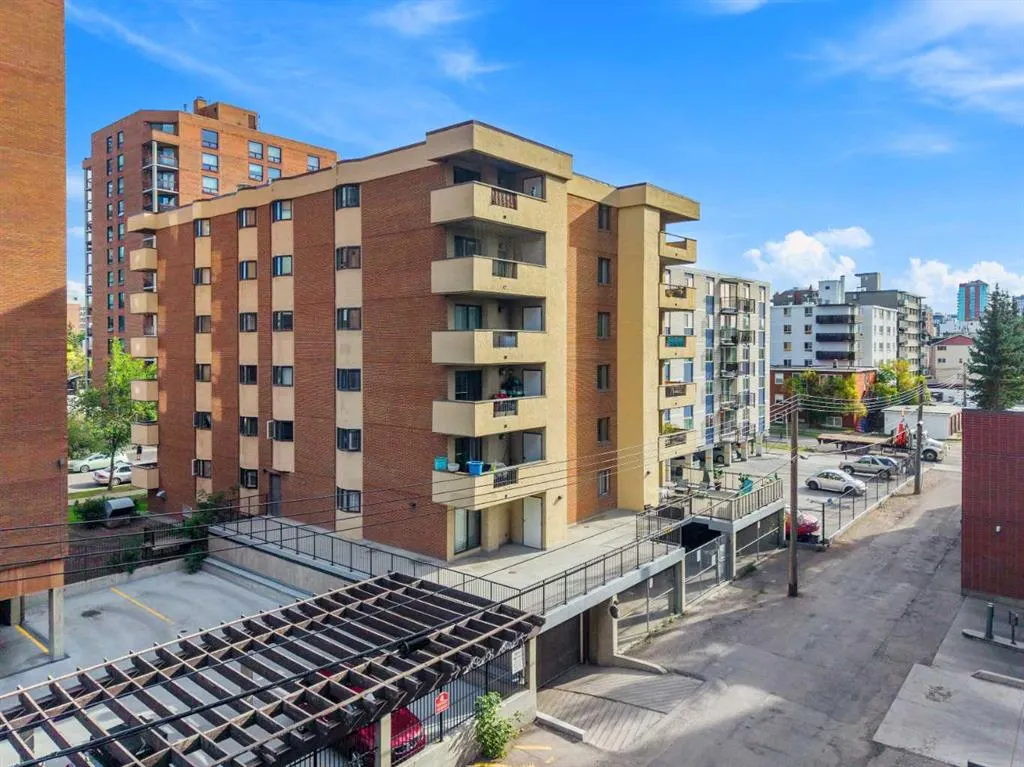1311 15 Avenue SW #101
