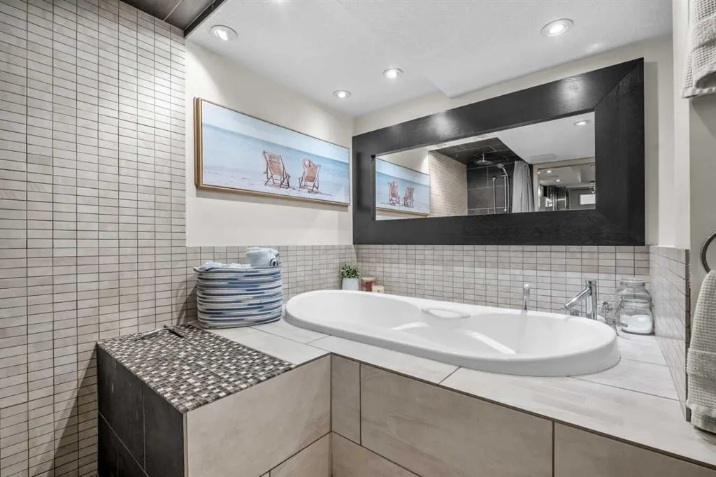 1311 15 Avenue SW #101
