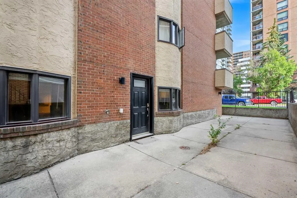 1311 15 Avenue SW #101