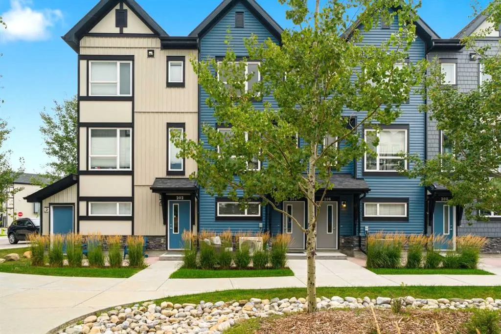 15 Evanscrest Park NW #204