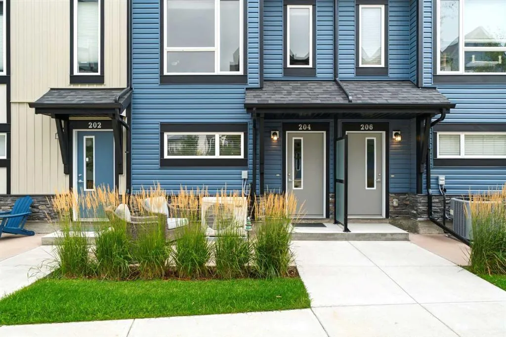 15 Evanscrest Park NW #204