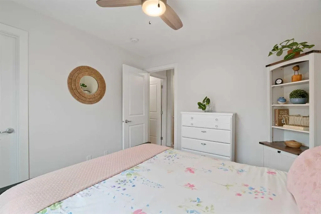 15 Evanscrest Park NW #204