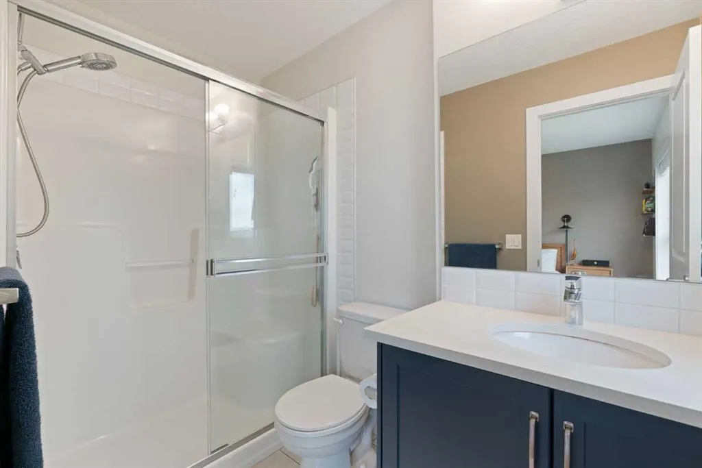 15 Evanscrest Park NW #204
