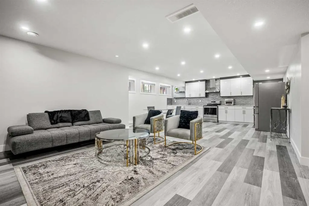 291 Legacy Mount SE