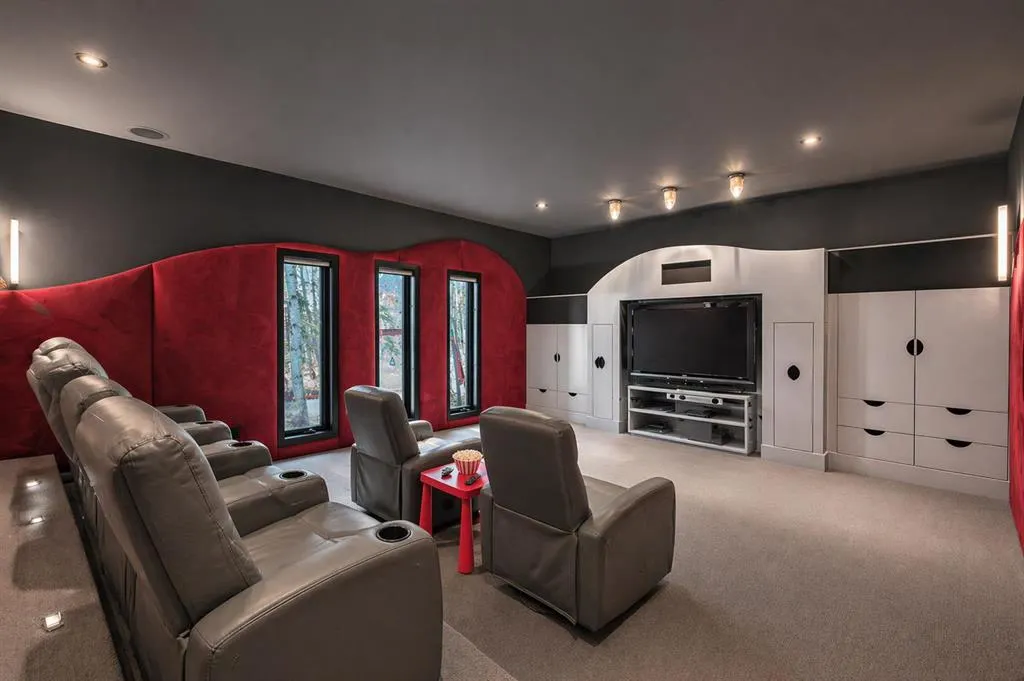 43 Westbluff Place