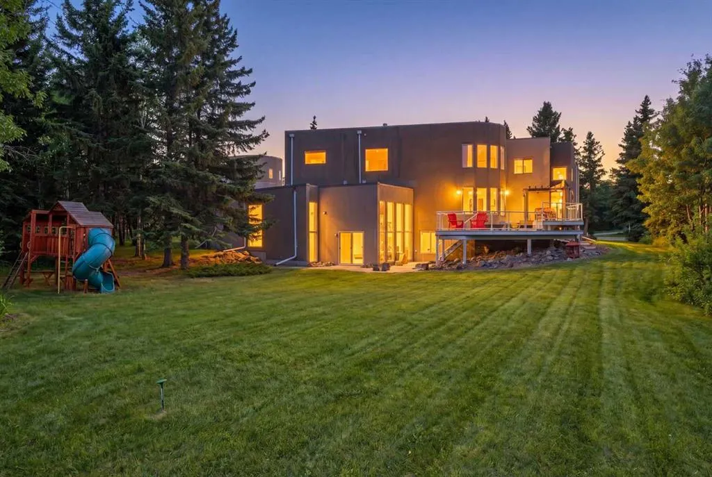 43 Westbluff Place
