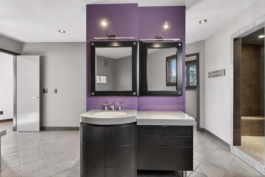 43 Westbluff Place