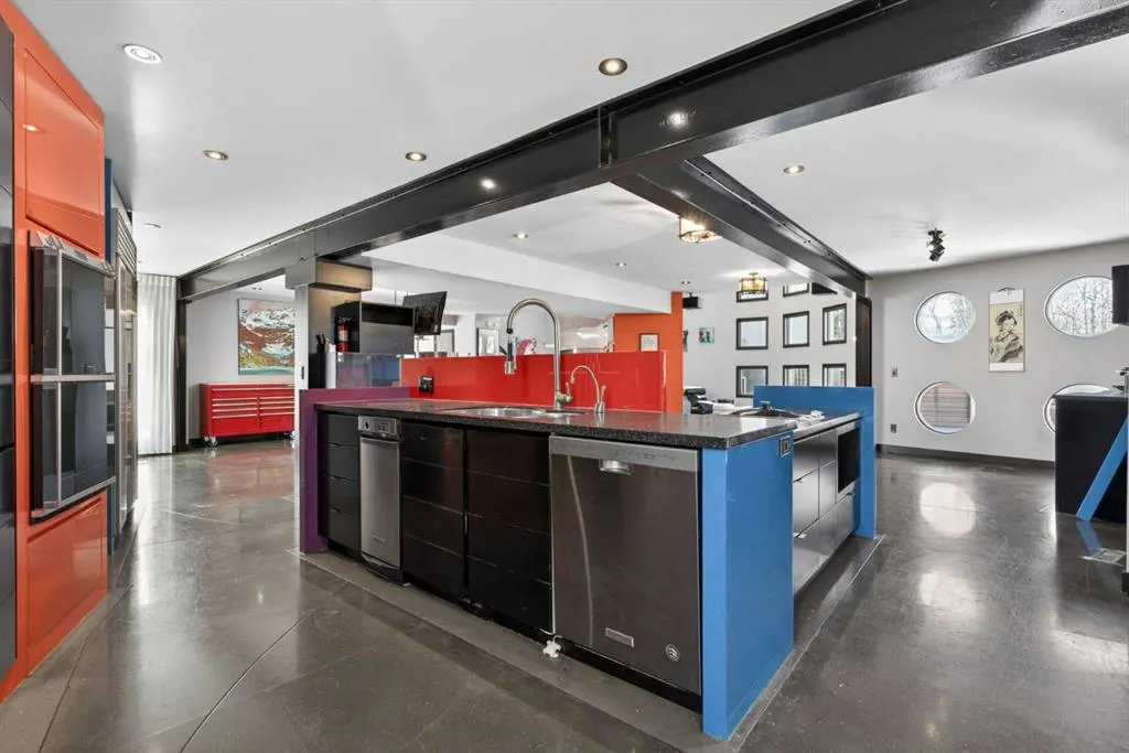 43 Westbluff Place