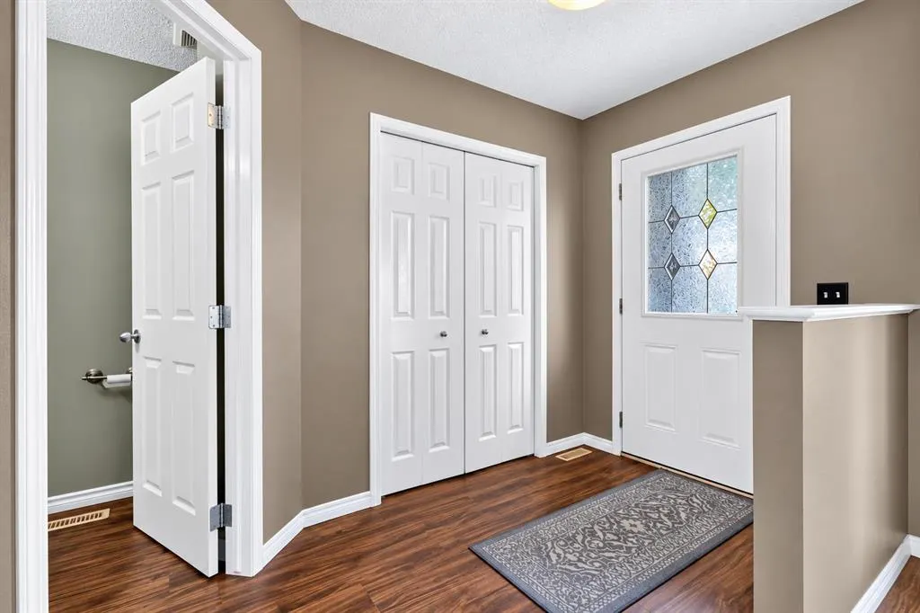 11 Saddlebrook Mews NE