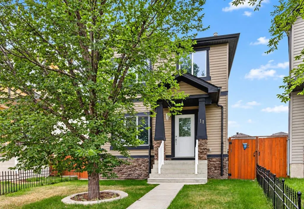 11 Saddlebrook Mews NE