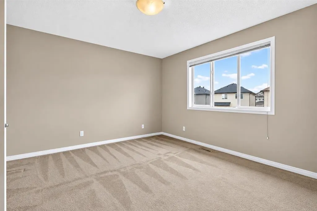 11 Saddlebrook Mews NE