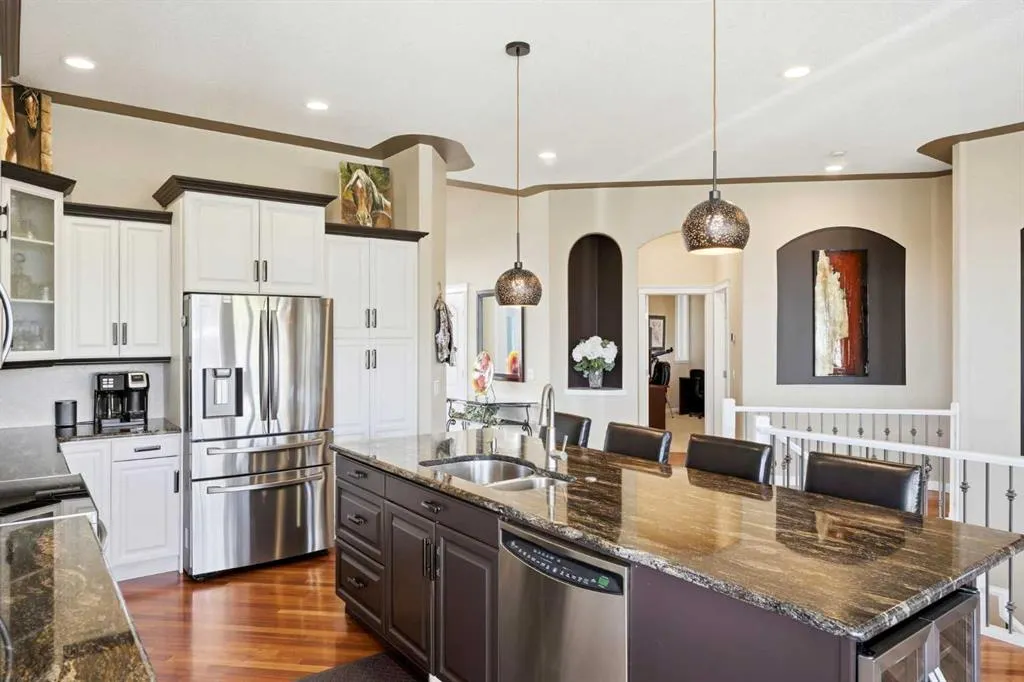 310 Gleneagles View