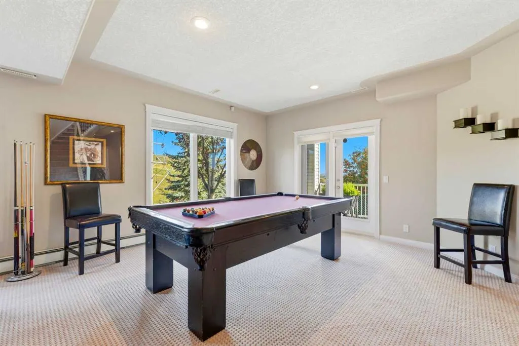 310 Gleneagles View