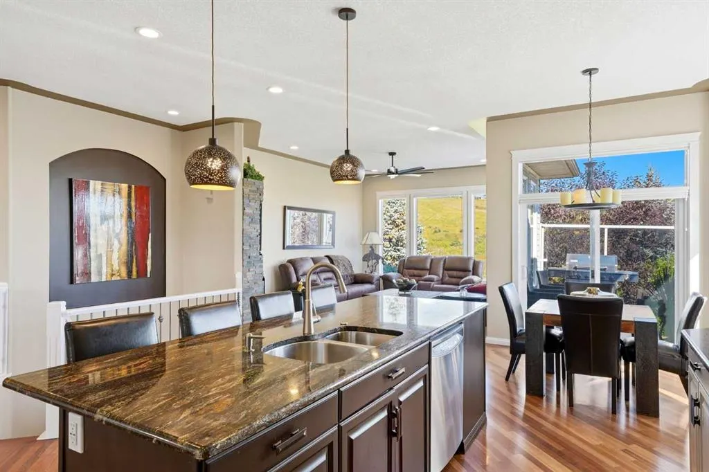 310 Gleneagles View