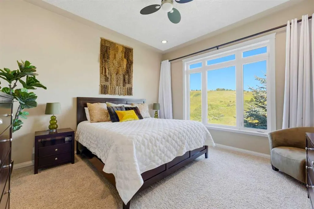 310 Gleneagles View