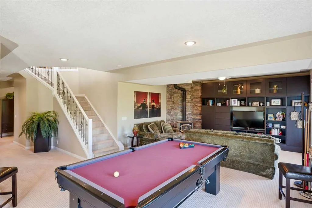 310 Gleneagles View