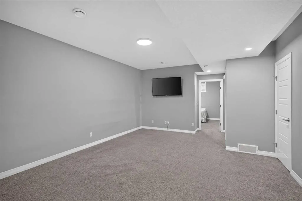 237 Masters Road SE