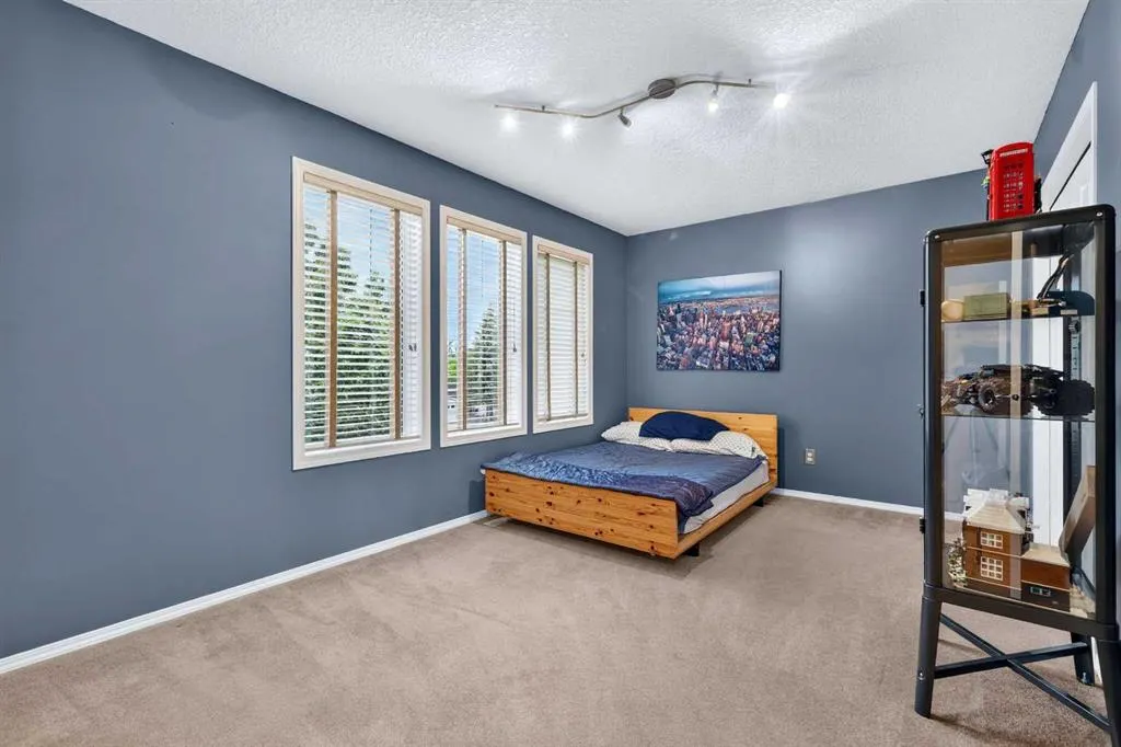 14 Evergreen Common SW